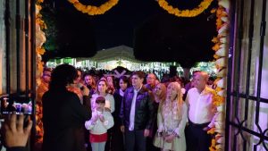 Estudiantes del Tecnológico de Zitácuaro Enaltecen Tradición con Ofrenda Monumental en Palacio Municipal