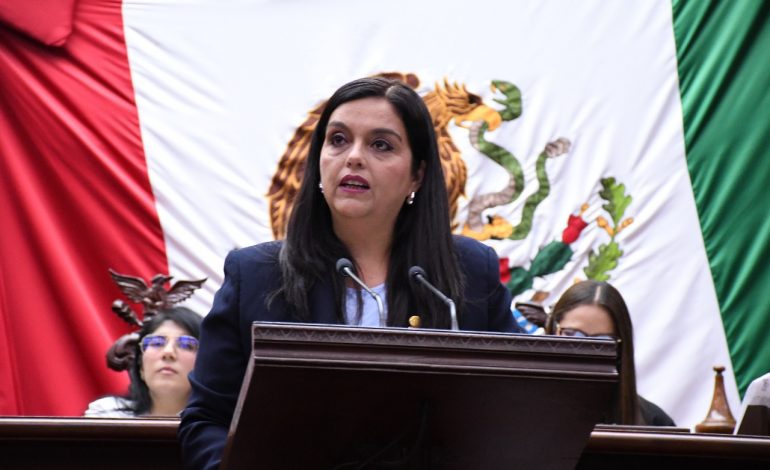 Propone Tere Herrera apoyar a cuidadores primarios en Michoacán