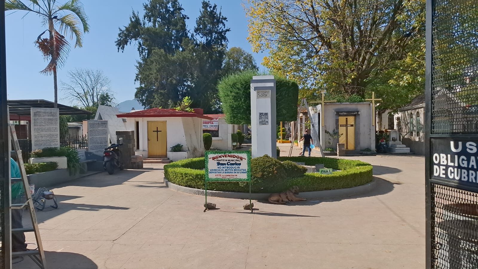 Movimiento anticipado en el Panteón San Carlos marca el inicio de la temporada de visitas