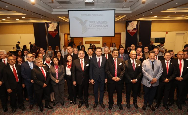 Invita Alfonso Martínez a la participación de profesionistas en la vida pública