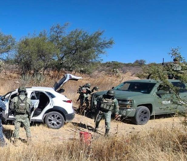 FGR INICIA INVESTIGACIÓN POR EL ASEGURAMIENTO DE CRISTAL, ARMAS Y VEHÍCULOS EN TACÁMBARO
