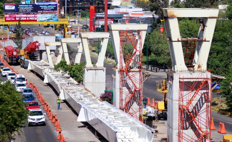 Megaobra vial de salida a Pátzcuaro, con 54 % de avance: Rogelio Zarazúa