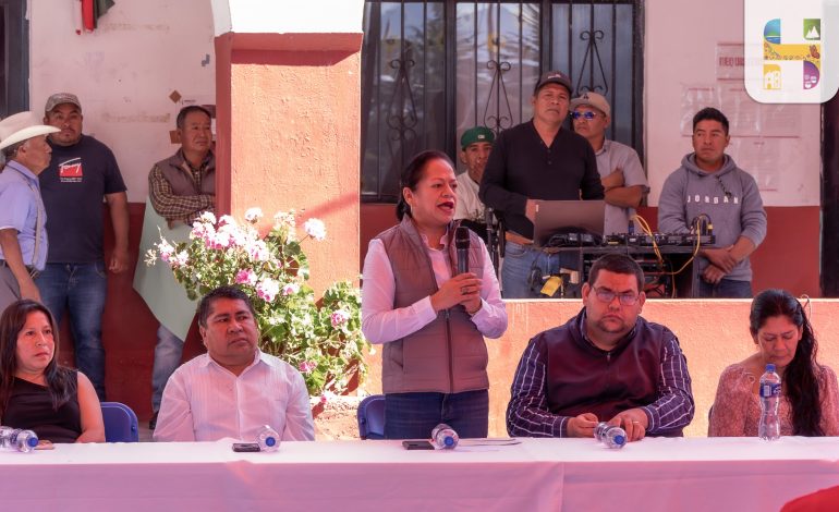 Jeovana Alcántar, asistió a la Asamblea General de Vecinos de San Bartolo donde se nombro a la nueva Mesa Directiva de Agua Potable.