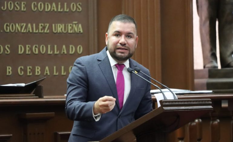 Reyes Galindo presenta iniciativa para frenar el Burnout, «síndrome de estrés laboral», en trabajadores del Estado y municipios