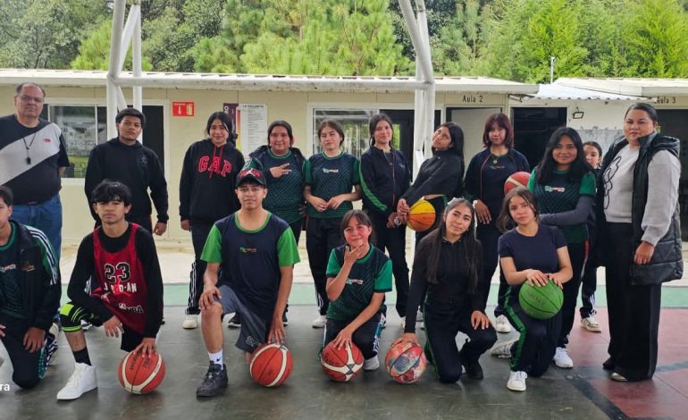 CECyTEM 27 de San Pedro Jacuaro Impulsa su Operación tras Recibir Material de Dirección General.