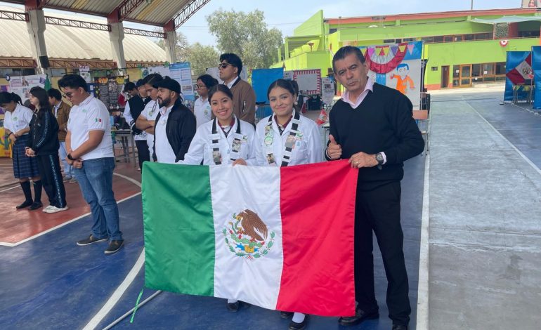 Alumnas del Cecytem representan a México en evento internacional de ciencia en Perú