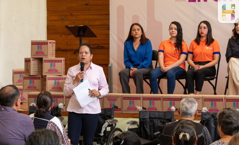 Presidenta Municipal Jeovana Alcántar encabeza entrega de apoyos a personas en situación vulnerable