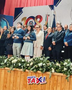 Alumnos de prepa Taximaroa recibieron el premio «Padre de la patria»