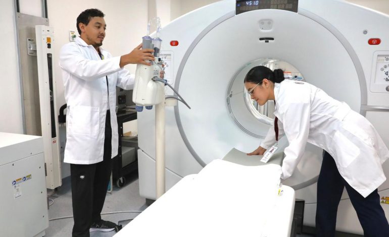 Nuevo equipo facilita detección del cáncer y optimiza el tratamiento: SSM.
