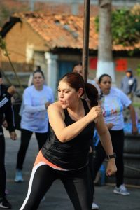 ¡Zumba Enciende el Jardín de San Francisco Epunguio!