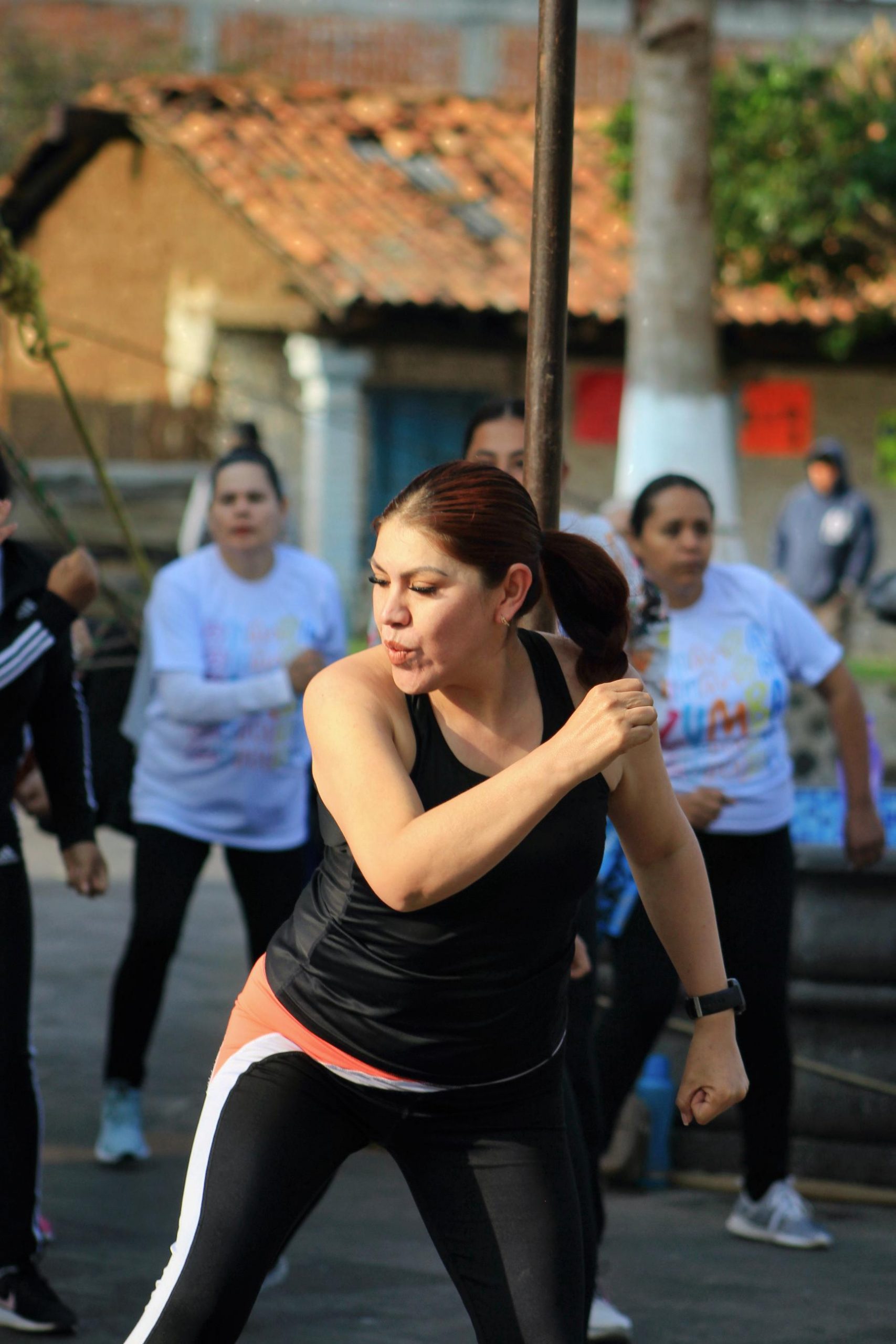 ¡Zumba Enciende el Jardín de San Francisco Epunguio!