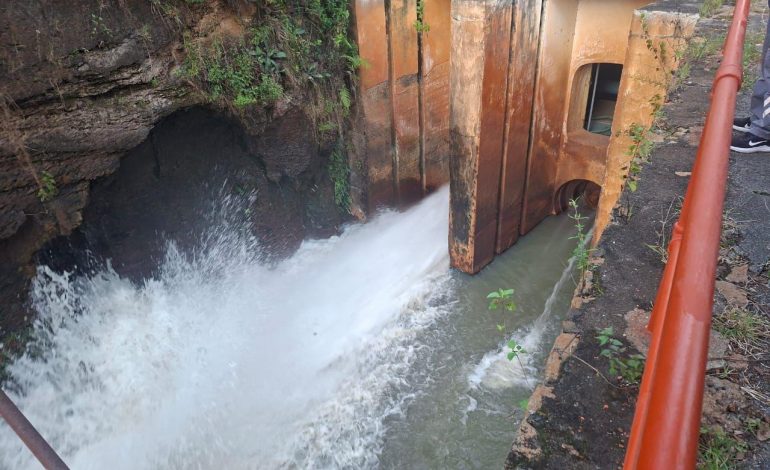 Conagua inicia desfogue controlado de la presa de Cointzio