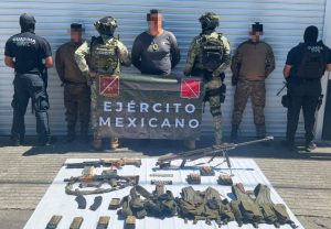 Detenidos 3 civiles armados con fusiles y granadas en Zinapécuaro: SSP
<br>