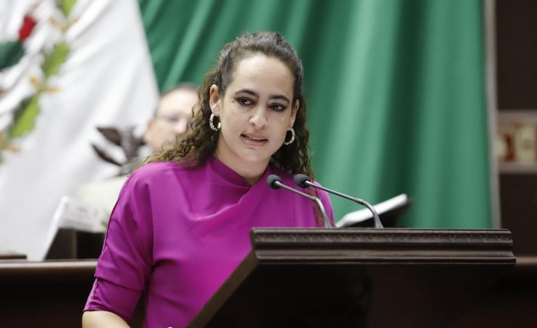 Propone Sandra Arreola Ruiz justificar inasistencias escolares por salud menstrual en Michoacán.