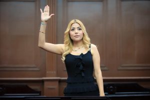Desde tribuna del Congreso, Sandra Garibay pide justicia para los citricultores de Apatzingán.
<br>