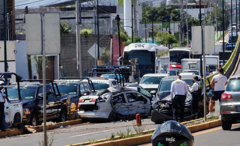 Choque Fatal Deja Dos Muertos Prensados y Una Lesionada en Morelia.