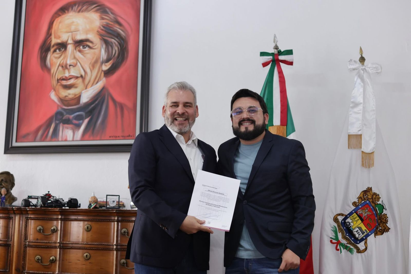 Nombra Bedolla a Benjamín Mendoza como director del SMRTV