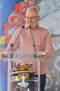 Inaugura Bedolla la 15 Feria de la Catrina de Capula; se consolida como escaparate artesanal.<br>