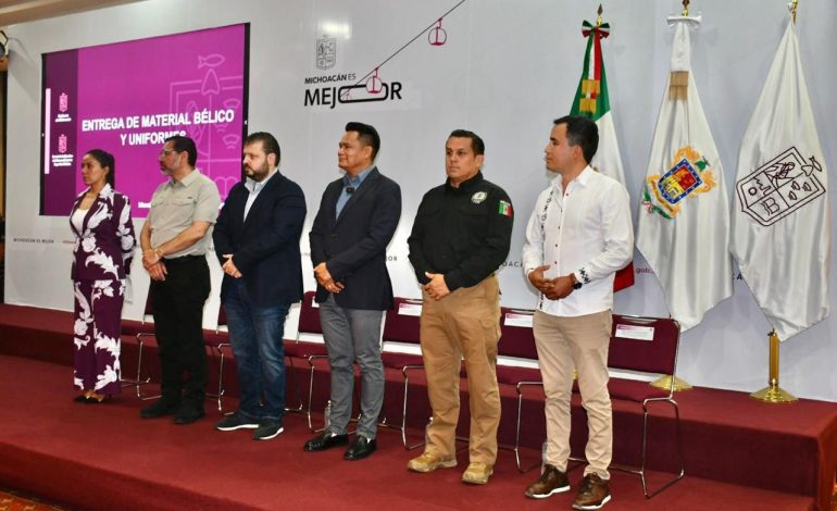 Gobierno estatal equipa a guardias civiles, policías municipales y autogobiernos.