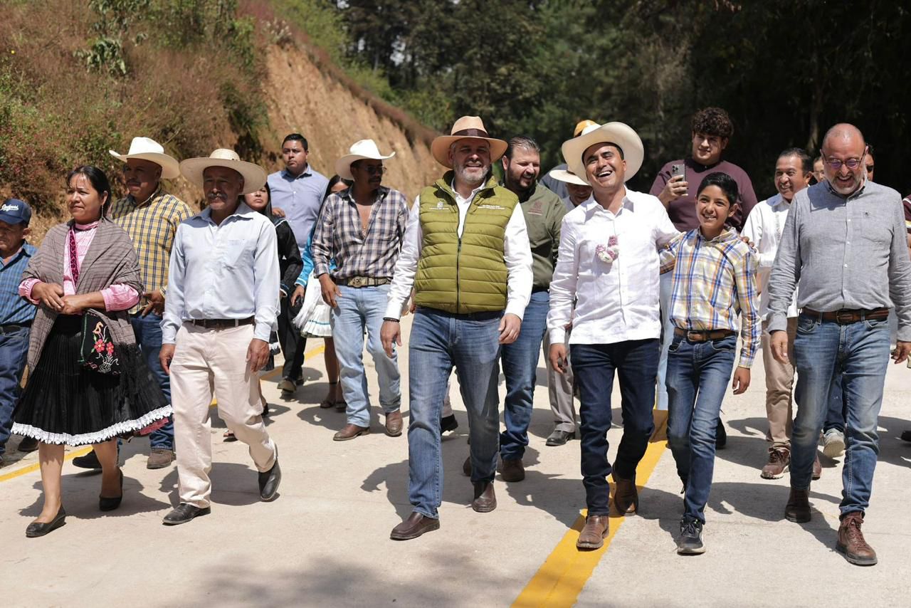 Inaugura Bedolla calle y domo en autogobierno de Donaciano Ojeda.