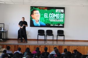 UTM impulsa diálogo con estudiantes a través de un ciclo de conversatorios