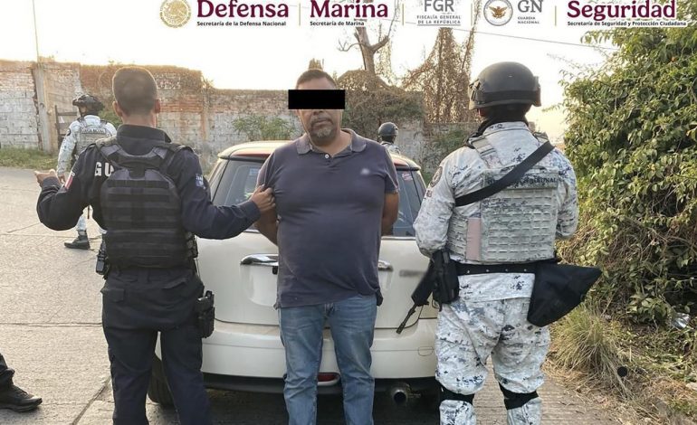 EN MICHOACÁN, SE DETUVO A CUATRO PERSONAS, SE ASEGURARON ARMAS DE FUEGO Y ARTEFACTOS EXPLOSIVOS IMPROVISADOS