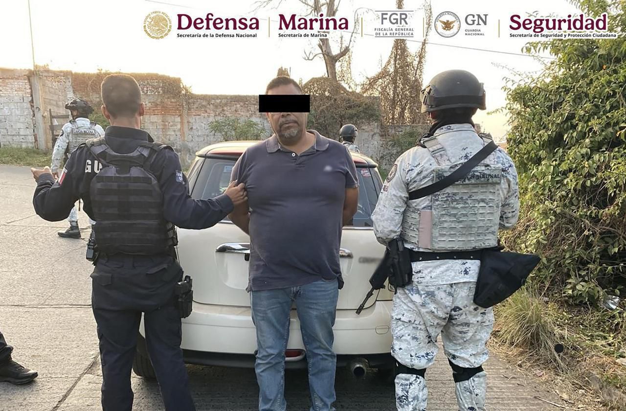 EN MICHOACÁN, SE DETUVO A CUATRO PERSONAS, SE ASEGURARON ARMAS DE FUEGO Y ARTEFACTOS EXPLOSIVOS IMPROVISADOS