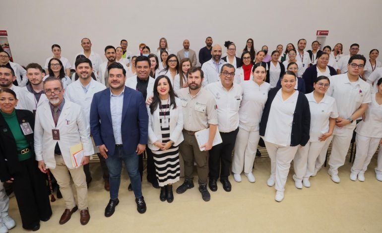 Plan Michoacán incorpora 244 profesionales de la salud para fortalecer atención en la entidad