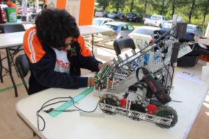 Cecytem, único subsistema en México con especialidad en Robótica Industrial