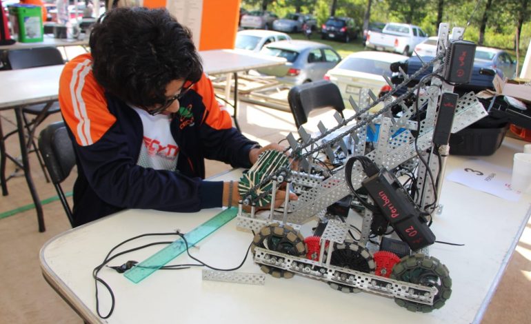 Cecytem, único subsistema en México con especialidad en Robótica Industrial