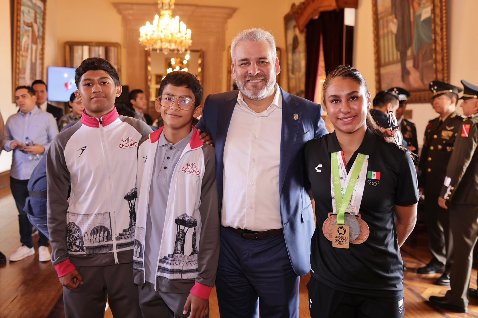 El espíritu de la Revolución Mexicana une a miles de familias en desfile cívico-deportivo: Bedolla