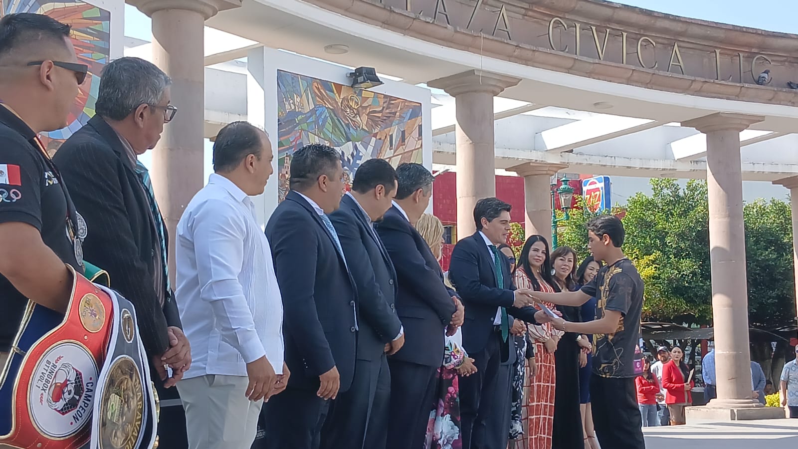 Toño Ixtláhuac llama a fortalecer instituciones en conmemoración de la Revolución Mexicana