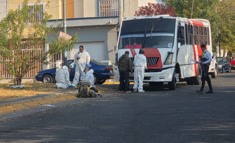 Un pasajero del camión de transporte público de la ruta Villas de la Loma fue asesinado a balazos esta mañana