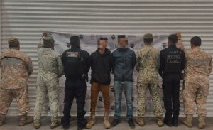 Detenidos dos hombres con más de 15 mil litros de hidrocarburo en una pipa: SSP