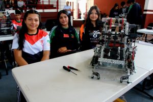 Alumnas Cecytem presentes en Torneo Estatal de Robótica