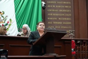 A propuesta de Belinda Iturbide, 76 Legislatura exhorta a que centros comerciales otorguen dos horas de estacionamiento gratuito