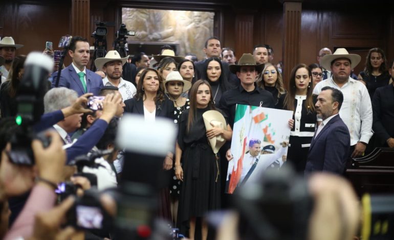 No podemos dejar sola a Grecia Quiroz: Vanhe Caratachea