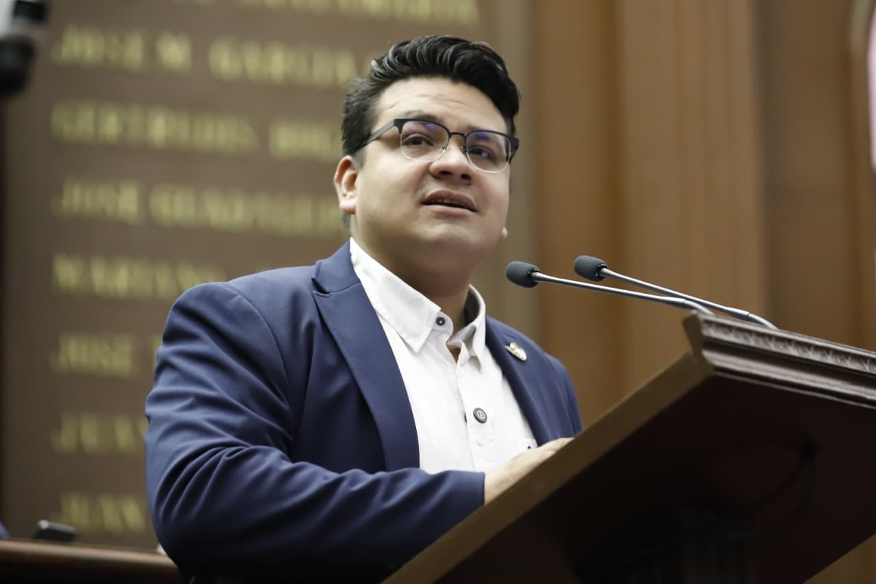 Educación alimentaria en el nivel básico, pilar para la salud pública: Toño Carreño