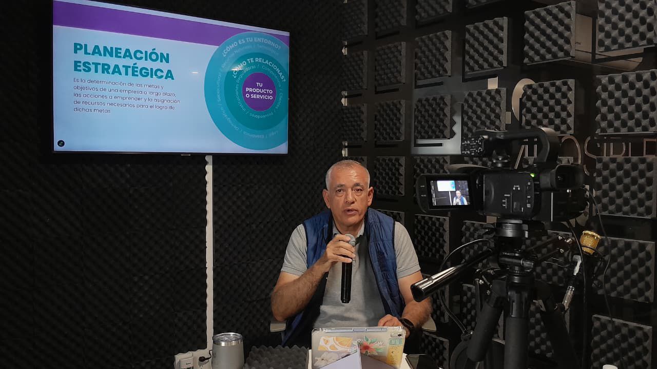 Sedeco inicia jornadas de capacitación para migrantes michoacanos en EE. UU.