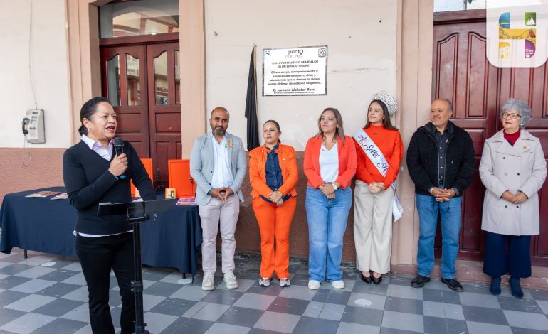Jeovana Alcántar, , llevó a cabo la Develación de la Placa Punto Naranja e Instalación de Buzones Naranja.