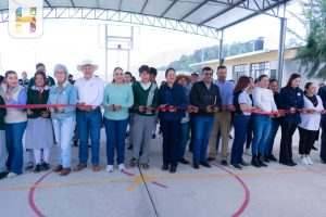 ​Jeovana Alcántar, inauguró la techumbre de la Telesecundaria de El Puerto y el tanque de almacenamiento de la Tenencia de San Bartolo.