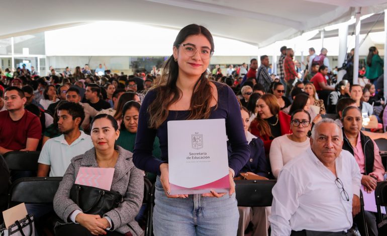 Tras años de espera, más de mil docentes regularizan su documentación: SEE