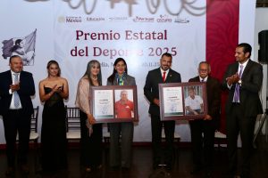 Entrega Cecufid Premio Estatal del Deporte 2025 a la patinadora Naim Bucio