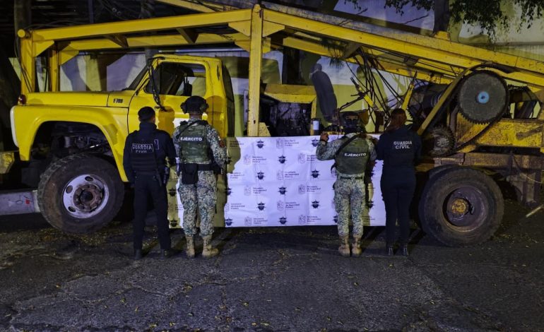 SSP asegura 10 vehículos y cartuchos de alto calibre en Hidalgo.
