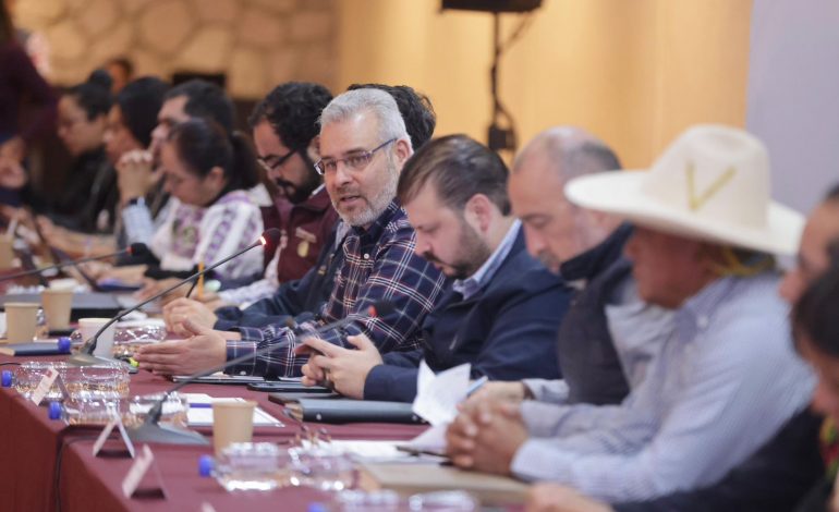 Bedolla y Segob se reúnen con comunidades de autogobierno para construcción del Plan Michoacán.
