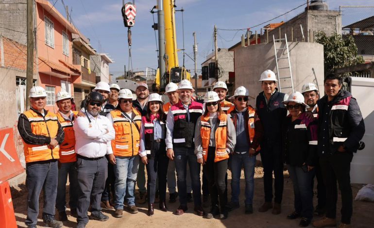 Llegan a Morelia primeras cabinas del teleférico; obra va al 48%: Bedolla