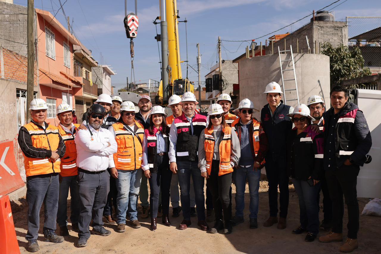 Llegan a Morelia primeras cabinas del teleférico; obra va al 48%: Bedolla