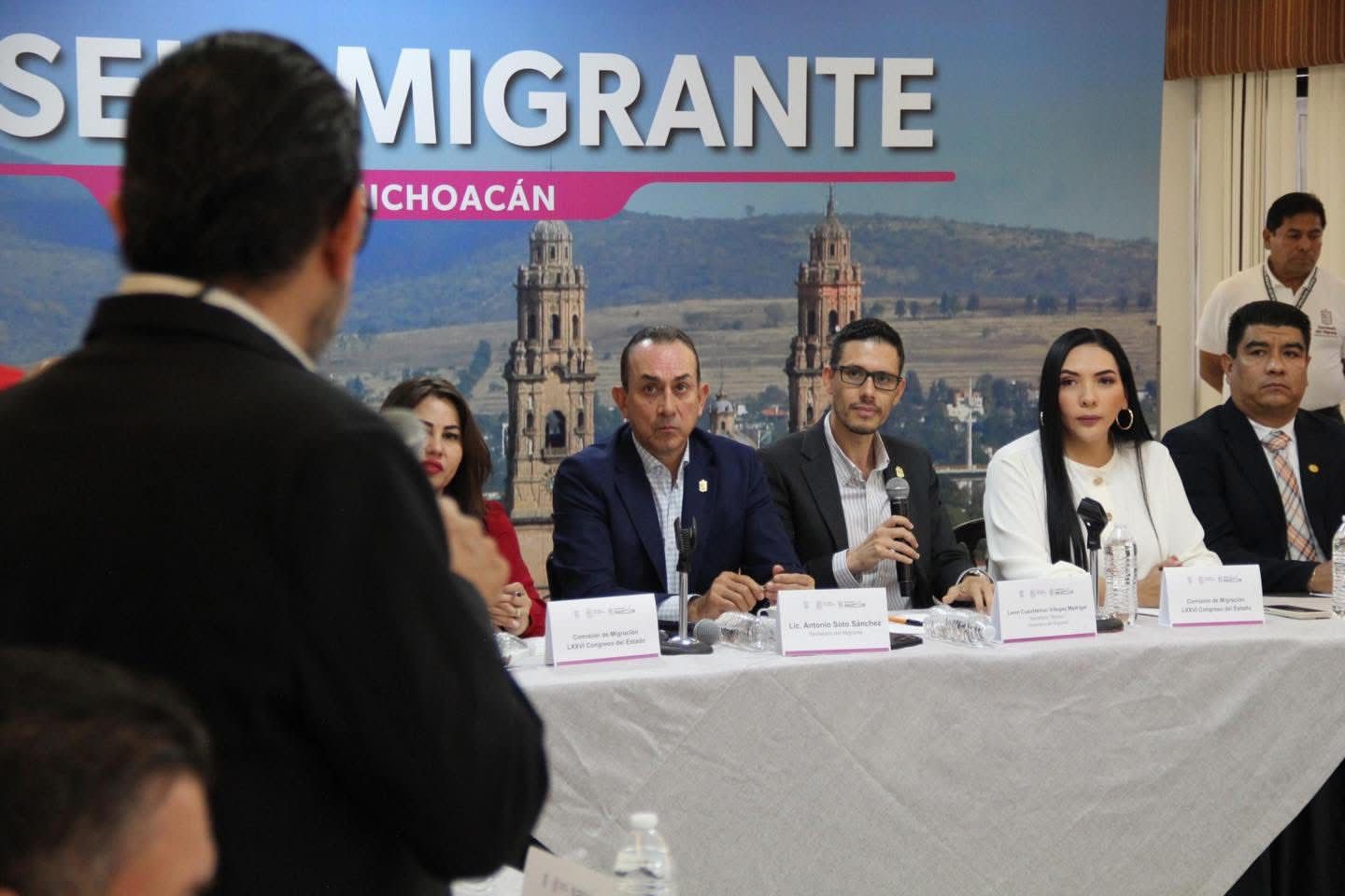 Adriana Campos reitera apoyo legislativo a migrantes en la instalación del Consejo 2025-2028.