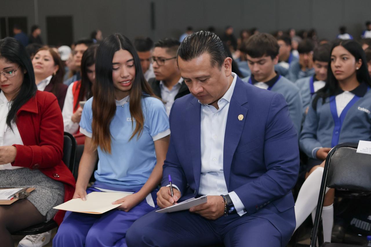 Realiza FGE foro preventivo dirigido a estudiantes del COBAEM para fortalecer valores y el uso responsable de redes sociales.