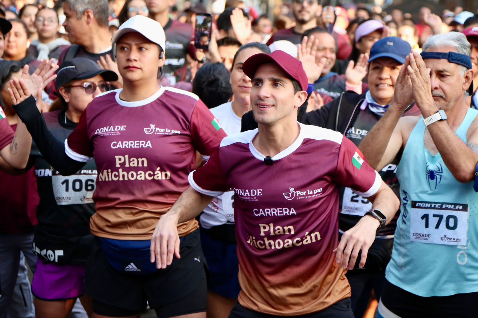 Zoológico de Morelia recibe a Rommel Pacheco y a cientos de deportistas en la Carrera Plan Michoacán.